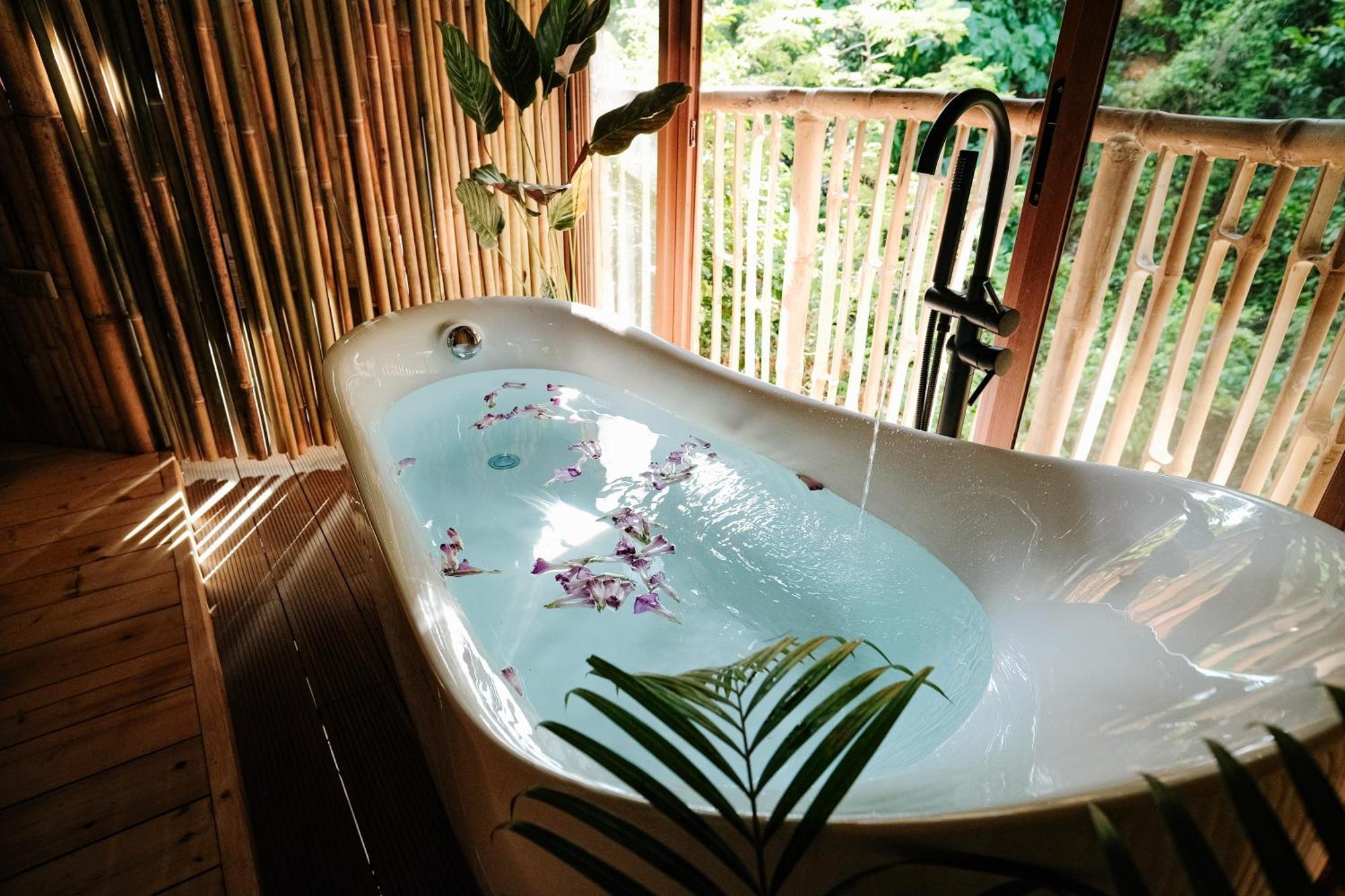 Treehouse De Valentine Villa Balamban Eksteriør bilde